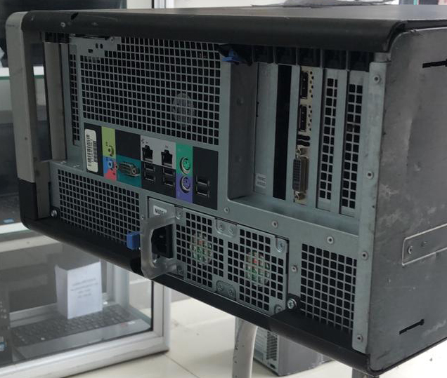 Servidor Dell Precision T7600 Intel Xeon E5 Ref: CLDLPT7600 Procesador Incorporado: Xeon E5 2667 @ 2.9 X2 Tarjeta de Video Ati FirePro 1gb ddr5 Tipo de Memoria DDR3 Condición: Usado Disponible Para Entrega Inmediata: SI Servidor Dell Precision T7600 Intel Xeon E5 Marca: Dell Para el proceso de garantía, te puedes comunicar directamente con nosotros y te brindaremos la mejor solución posible (por favor, no abrir reclamaciones ya que esto afecta nuestra trayectoria en el sitio). . ¿PUEDO PAGAR CONTRA ENTREGA? A través de Mercado Libre no aceptamos pagos contra entrega. Si nos contactas directamente y estas en la misma ciudad si es posible. ¿CUANDO RECIBO EL PRODUCTO? Despacharemos tu compra en el menor tiempo posible máximo 24 horas hábiles, una vez reflejada la compra. Para enviar el producto el mismo día, debe cancelar entre semana antes de las 4pm. Si cancela después de esa hora, el producto se envía el día siguiente. Para envíos el día sábado, debe cancelar antes de las 11:00am. Si tienes alguna duda, consultanos, nuestros equipo de ventas esta a tus ordenes. Si buscas algo en especial que no encuentras donde lo tenemos publicado, nosotros podemos ayudarte a localizarlo o publicarlo para ti, solo compartenos la Marca y # de modelo que gustas. Horario de atención de 8am a 6pm Nota Importante: Antes de Comprar Verifique La Referencia del producto Nos puedes encontrar en Google con el numero REF de la publicación